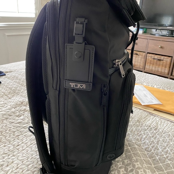 Tumi travel backpack large mens or women - Picture 2 of 8